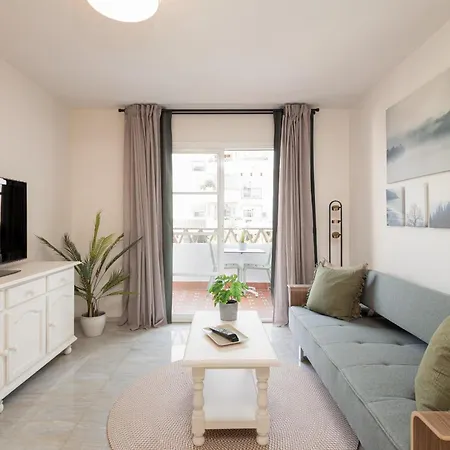 C19 Sunny With Pool And Terrace Apartment