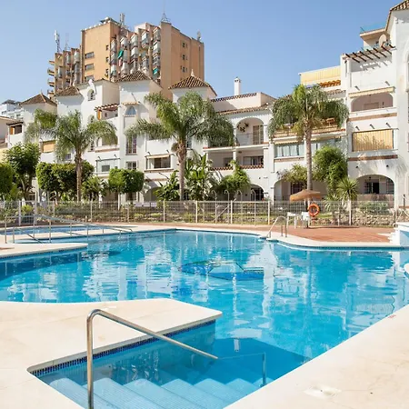 C19 Sunny With Pool And Terrace 公寓 贝纳尔马德纳