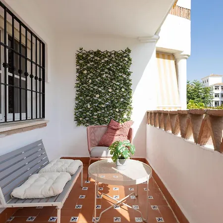 C19 Sunny With Pool And Terrace *